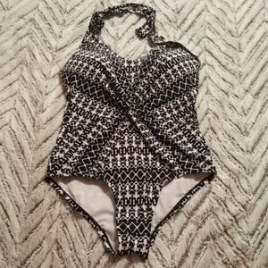 Black/White Pattern. New. One Piece.